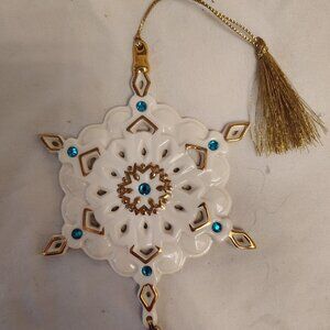 LENOX 2005 Annual Gemmed Snowflake Ornament